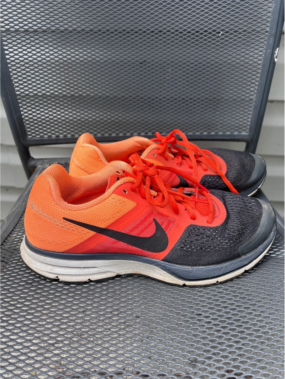 Nike Mens Size 8.5